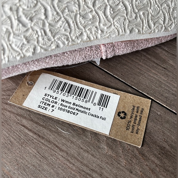 NWT Tom’s Rose Gold - Picture 3 of 4